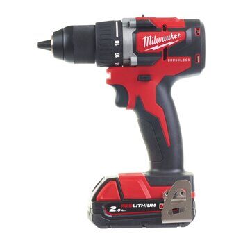 Аккумуляторная дрель-шуруповерт Milwaukee M18 CBLDD-202C 4933464317